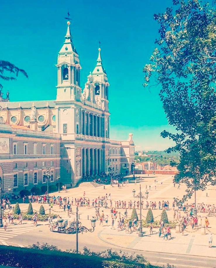 Hit Madrid Tours Almudena